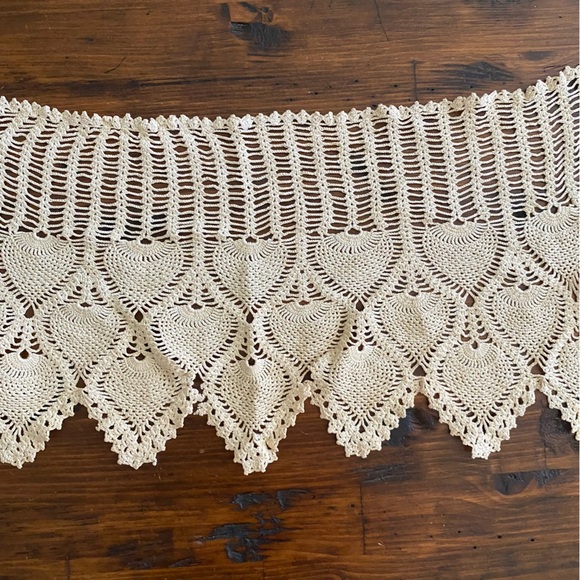 Collectible Beautiful Handmade Crocheted Doily Cream 19” X 9” Scalloped Edge - Picture 7 of 11